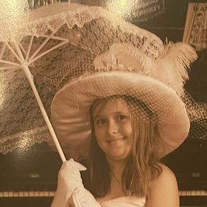 Meet your Posher, Olivia